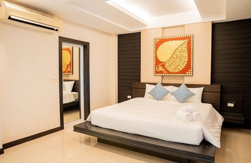 Ratsada Hotel | Lulu Hotel at The Glasshouse Lion Café