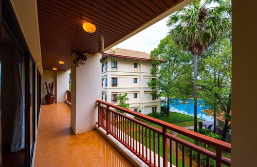 Pak Nam Pran Condo | 4 Bed Beachfront Condo SP43