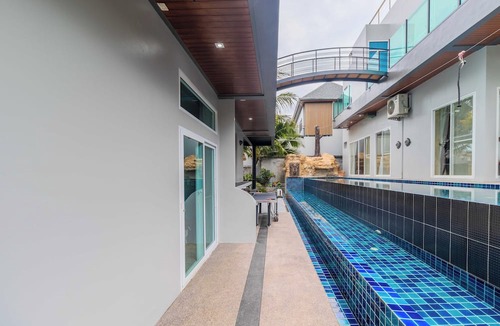 Ban Saiyuan Villa | Modern 10BR ZipLine 3 Pools V256