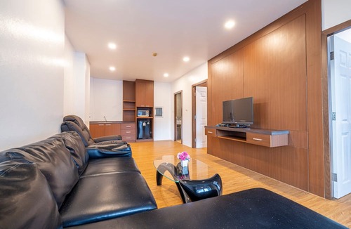 Nanai Road Hotel | Meet Holiday International Hotel