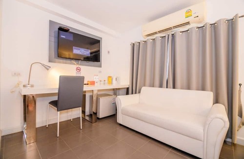 Pak Nakhon Hotel | The Original Orange Rooms