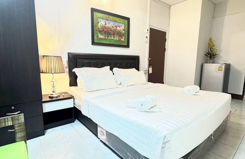 Patong Hotel | La Casa Residencies
