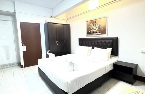 Patong Hotel | La Casa Residencies