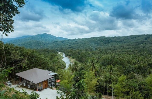 Lan Saka Hotel | THE KIRIWONG VALLEY VILLAS & RESTAURANT