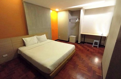 Bang Rak Hotel | GO INN Silom Road - BTS Saint Louis