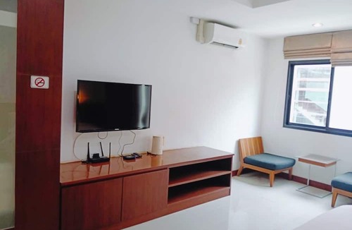 Ploenchit Hotel | Yon INN Sukhumvit 4 - BTS Nana