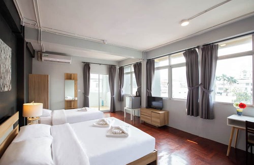 Si Phraya Hotel | 185 @ Surawong Hotel