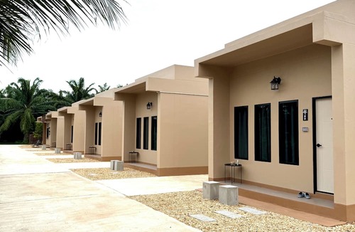 Phunphin Hotel | JJ HOME RESORT