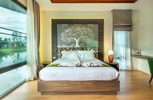 Nakhon Chai Si Resort | Boathouse Boutique Riverside