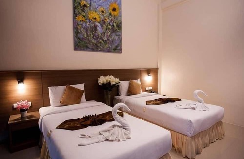 Nanai Road Hotel | Royal Waves Hotel