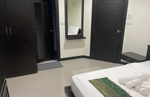 Pak Nakhon Hotel | Miracle Moon Resident