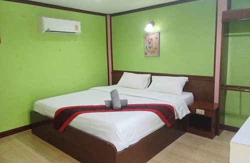 Mae Ram Phueng House | Haad Somboon House