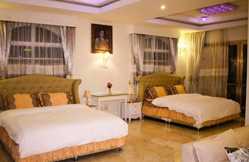 Patong Villa | Huge 9 Bedroom Villa Overlooking Patong Bay (BVP1)