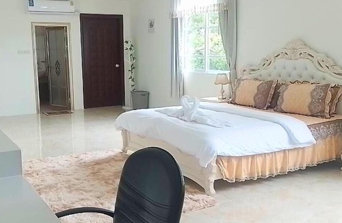 Patong Villa | Huge 9 Bedroom Villa Overlooking Patong Bay (BVP1)