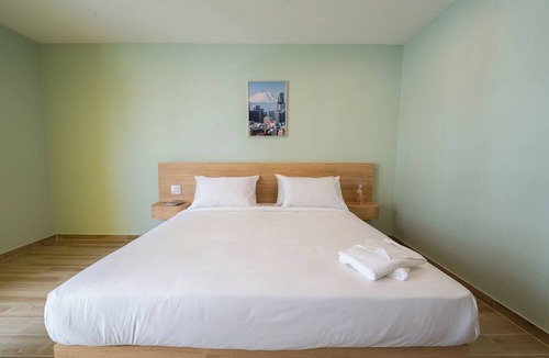 Don Hua Lo Hotel | Snooze Hotel Amata