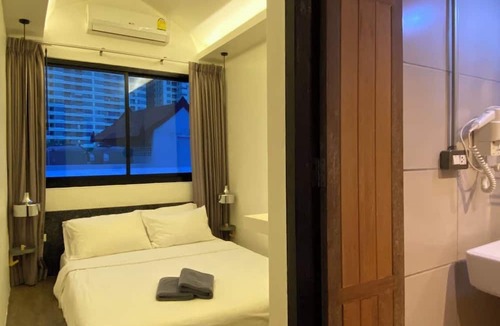 Thanon Phetchaburi Hostel | Monomer Hostel Bangkok