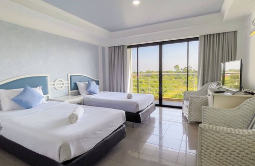 Trang Hotel | Rua Rasada Express