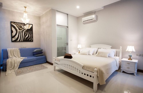 Na Chom Thian Villa | Nagawari Art Maldives BBQ Pattaya Villa