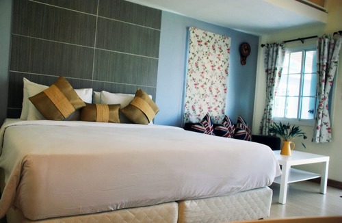 Puk Tian Hotel | Puktien Cabana Beach Resort and Residence