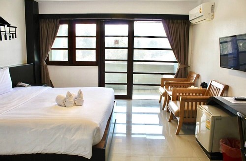 Ban Bang Saen Hotel | S2 Hotel