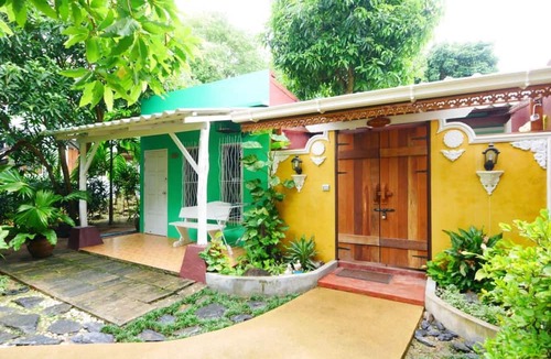 Chalong House | Forest Bungalows & Mama's Restaurant