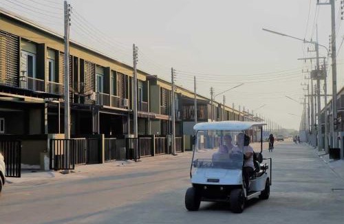 Lat Lum Kaeo Apartment | บ้านทาวน์โฮม ทั้งหลัง 2 นอน 3 น้ำ- The Chic Town