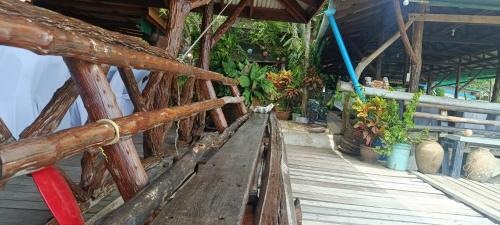 Ang Thong Cabin | Phaluay seefood Motel