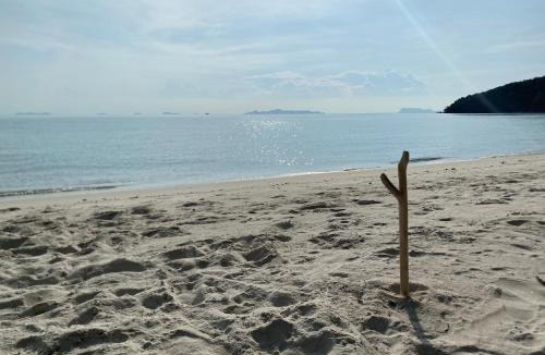 Lipa Noi House | Beachfront Tiny House, Koh Samui, Thailand with FREE Rowboat