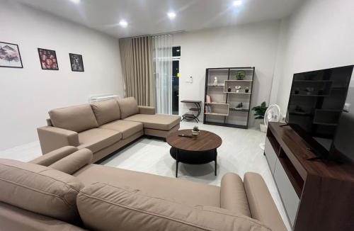 Talat Yai Villa | ApoHouse36 Minimalist townhome near Phuket Old Town
