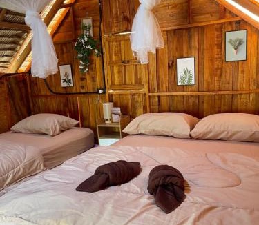 Ban Ta Khun House | Khao Phang Camping