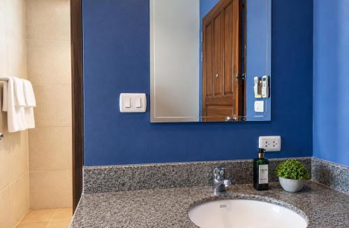 Talat Nuea Hotel | iCheck inn Phuket Town