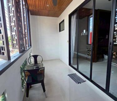 Hua Thanon Hotel | Guan Yu Boutique Hotel
