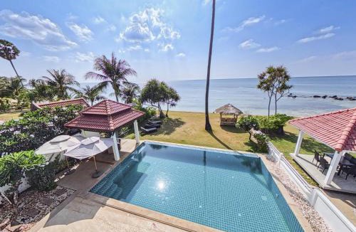 Ko Lanta Villa | Beachfront! 4 Bedrooms - Malee Beach Villa E6