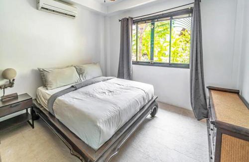 Ko Lanta Villa | Beachfront! 5 Bedrooms - Malee Beach Villa E1