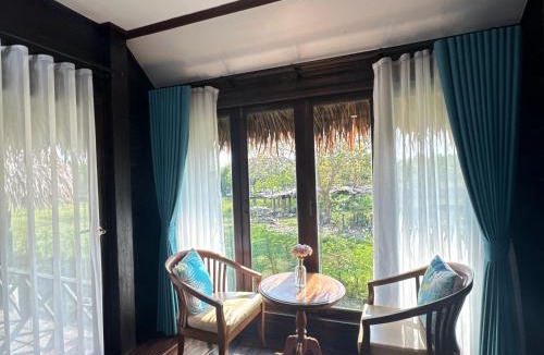 Ban Wang Hom House | ขนำริมเล รีสอร์ท