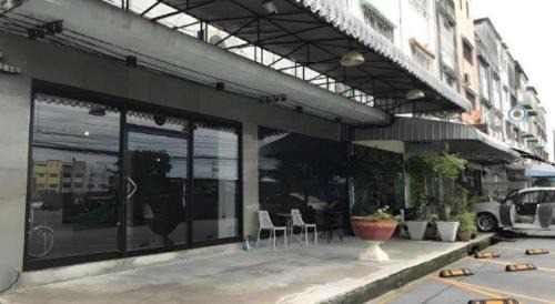 Nakhon Si Thammarat Hotel | The Color Express Hotel