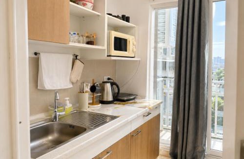 Talat Yai Apartment | Twin Bed Phuket Old Town Fast Wifi Netflix GymPool