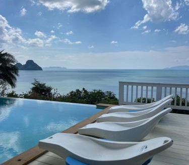 Sikao Villa | The Sunny Hill Estate Sea Views and Helipad