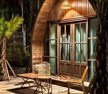 Sichon Resort | ไอยรา แคมป์ปิ้ง แอนด์ รีสอร์ท