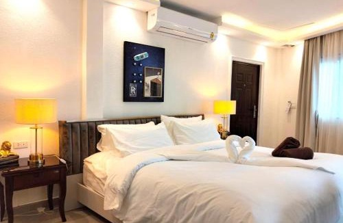 Nong Pla Lai Resort | Varaya Resort
