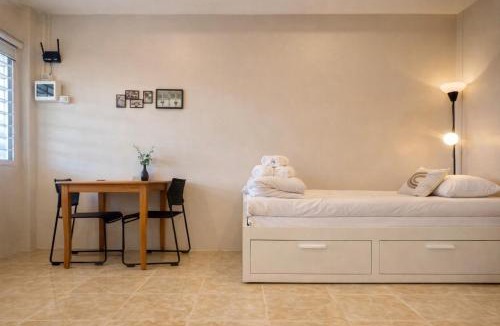 Warin Chamrap House | Hug Rooms - 1 Bedroom with 1 Living Room, Pet Friendly