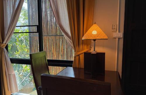 Sam Roi Yot Bed & Breakfast | Golden Mango House