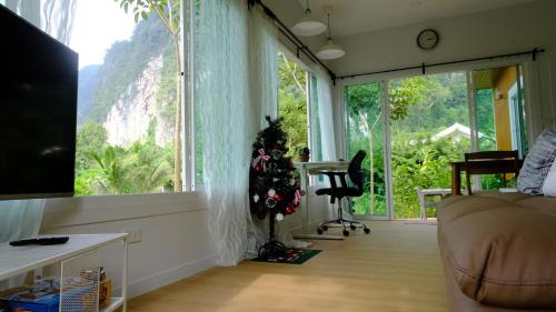 Nong Thale House | Cozy Tiny House Nature Retreat with Mountain Views