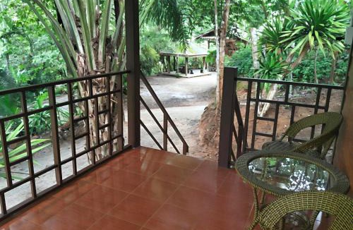 Phanom House | Modern Tor Tao camp