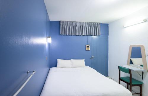 Khlang Hotel | โรงแรม วี เฮาส์ ณ คอน