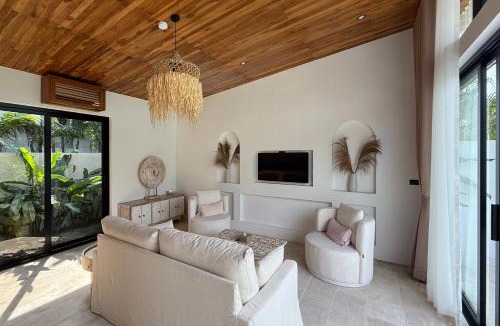 Bophut Hills House | Golden Palm Pool Villa near Fishermans Village