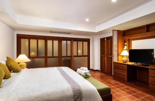 Nai Harn Apartment | Sand Beach Condo 3 Minutes Walk To Nai Harn Beach