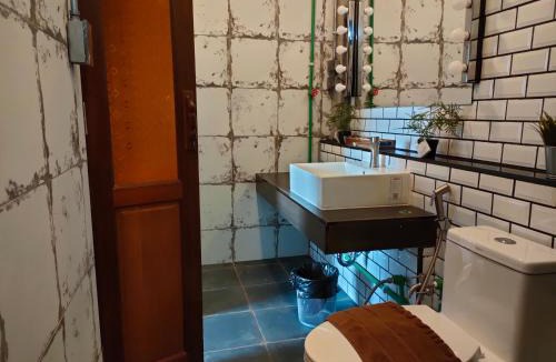Tha Talat Hotel | โรงแรม บอร์ดดิ้งเฮ้าส์