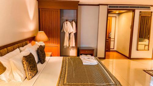 Bang Kung Hotel | K Park Grand Hotel