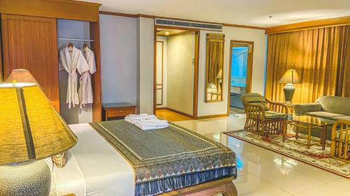 Bang Kung Hotel | K Park Grand Hotel